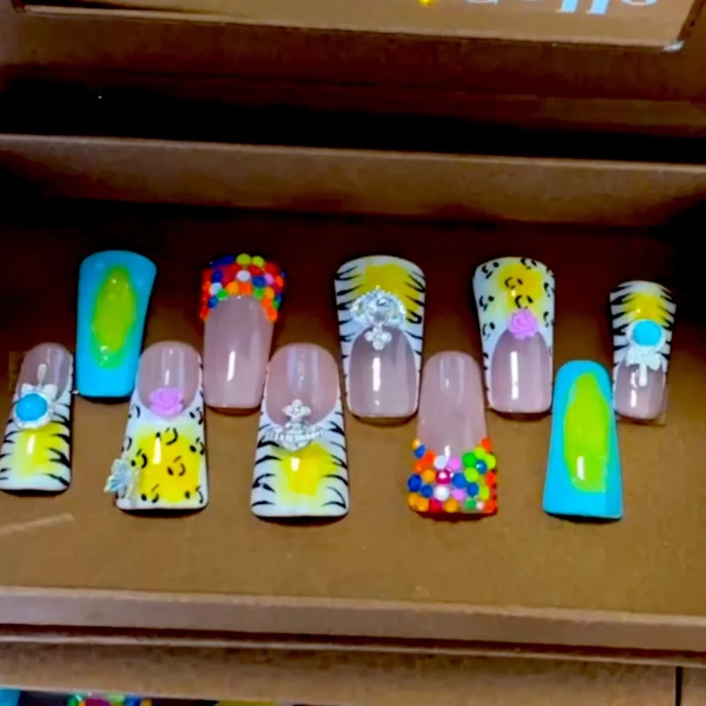 Handmade Ducktail press on nails. New in the box 10 piece - Picture 6 of 16